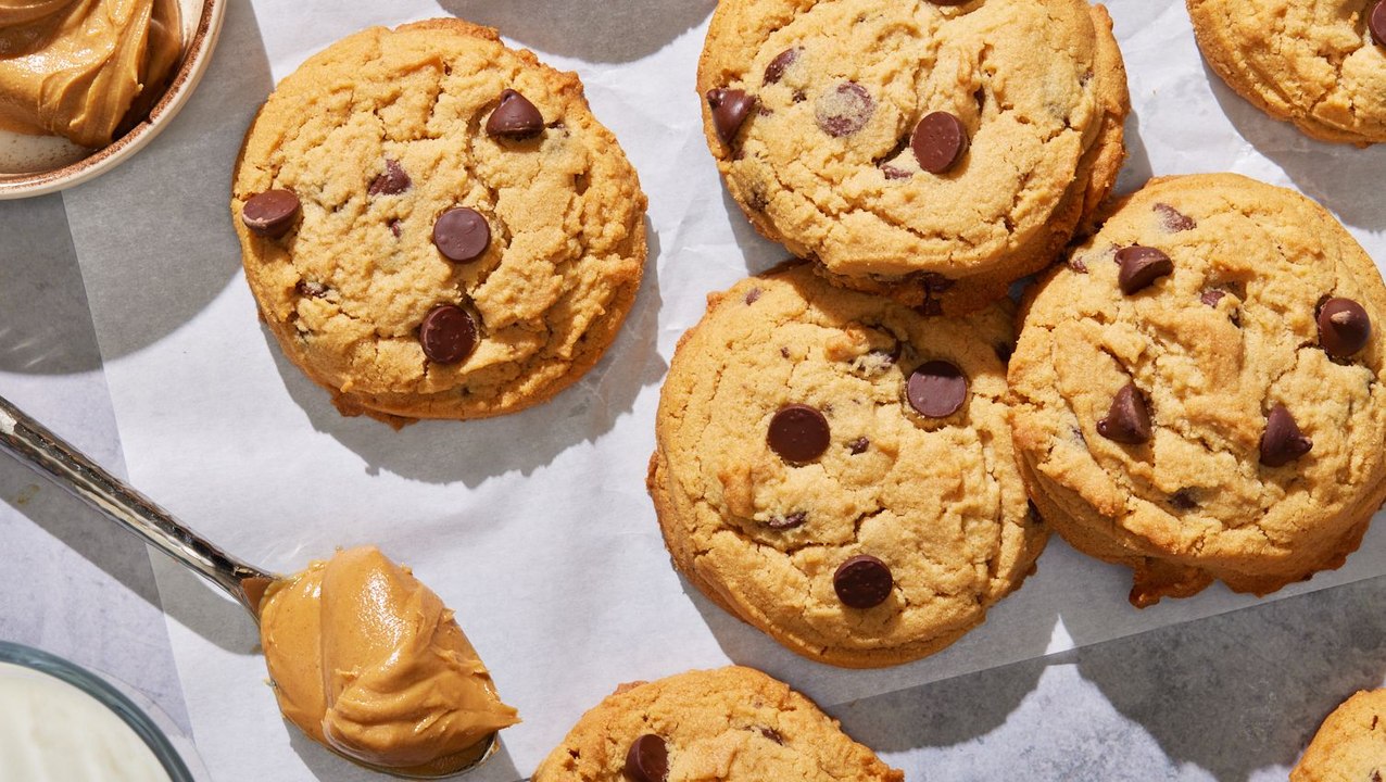 Peanut Butter Chocolate Chip Cookies Are The Be...