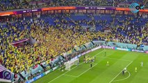 Jugadores y afición bailaron juntos para festejar la goleada de Brasil