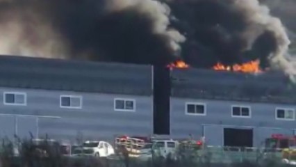 공장 건설 현장에서 불...5명 대피 / YTN