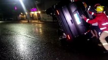 Carro tomba em colisão na Avenida Carlos Gomes