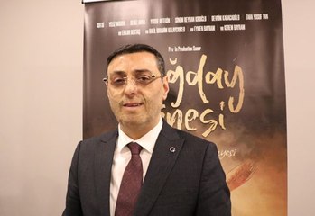 Engelli Milletvekili Bayram, hayatının anlatıldığı "Buğday Tanesi" filmini hemşehrileriyle izledi