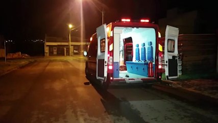 Jovem fica ferido após sofrer queda