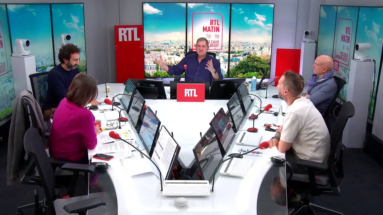 Mathieu Madénian : "Imaginons nos politiques en chaussettes et en pyjama... ou à poil"