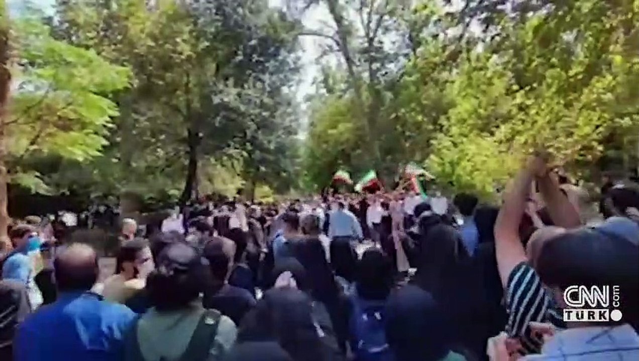 İranlı yetkili: 'Ahlak Polisi' kaldırıldı