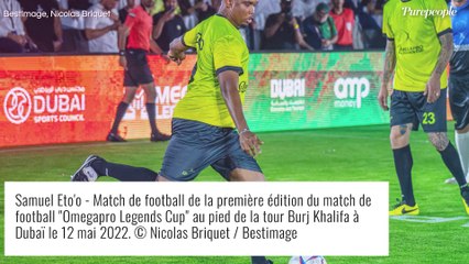 Coupe du monde : Samuel Eto'o vrille complètement et frappe un supporter ! (VIDEO)