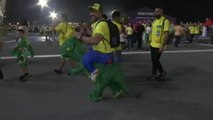 Los brasileños celebran la goleada a Corea que les mete en cuartos del Mundial