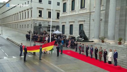 Así ha sido el izado solemne de la Bandera de España por el Día de la Constitución