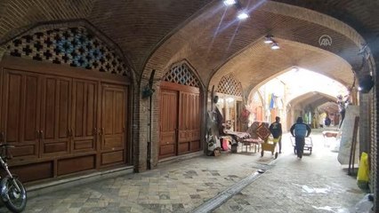 İran'ın bazı şehirlerinde esnaf kepenk kapattı