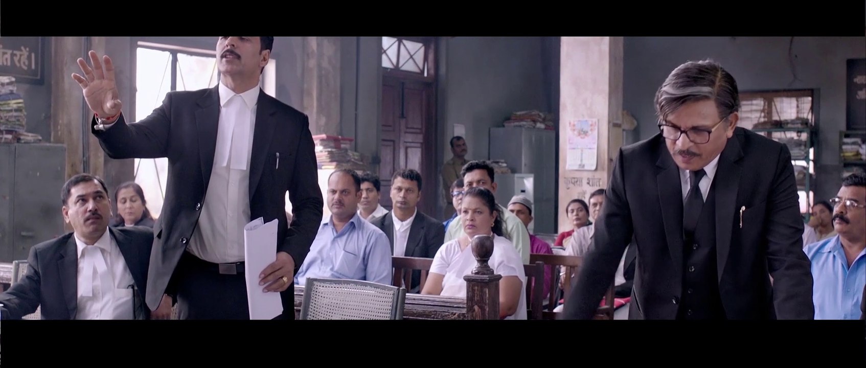 “अक्सर सुना है कानून के हाथ बहुत लम्बे होते। घंटा लम्बा होते हैं!....