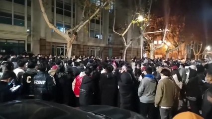 "우리 건드리면 제2 폭스콘 될 것"...中난징공대서도 봉쇄 시위 / YTN