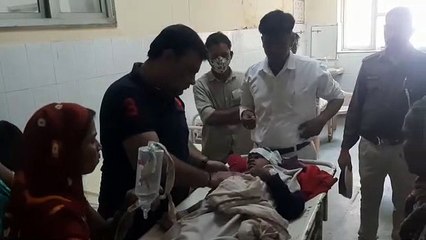 बच्चों से भरा टैंपों पलटा, नौ बच्चे जख्मी