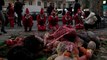 «Joyeuse extinction !» : de faux Pères Noël bloquent la ciruclation devant le ministère de l’Écologie