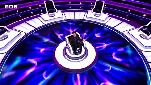 Regardez les images de The Wheel , le tout nouveau jeu que TF1 vient d'annoncer avoir acheté et qui sera diffusé en prime prochainement avec Arthur à la présentation