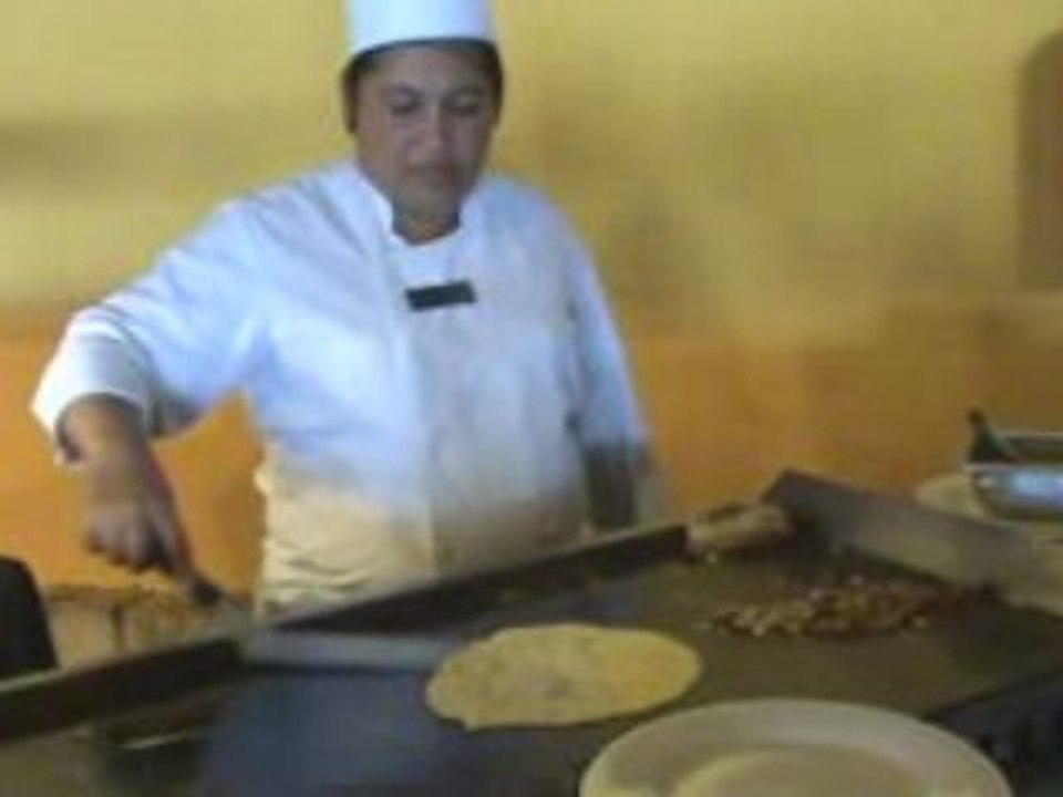 Preparation omelette matin