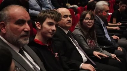 Samsun protokolü öğrencilerle 'Buğday Tanesi' filmini izledi