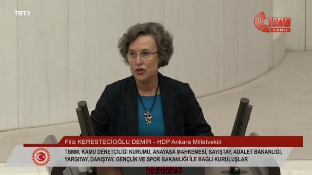 Filiz Kerestecioğlu: Sezen Aksu'nun 'Ben Sende Tutuklu Kaldım' Şarkısı Gibi Adeta Bütün Ülke Sizde Tutuklu Kaldı, Ev Hapsinde ya da Adli Kontrolde