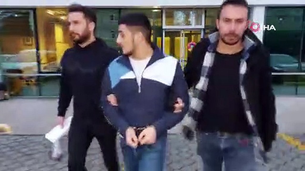 Cep telefonunu gasp ettiler, banka hesabındaki paraları hesaplarına aktardılar