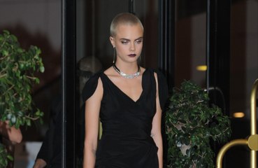 Download Video: Cara Delevingne dit qu'elle n'avait aucun notion du mot 