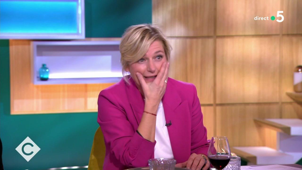 C à vous : la sortie coquine d’Anne-Elisabeth Lemoine crée le malaise