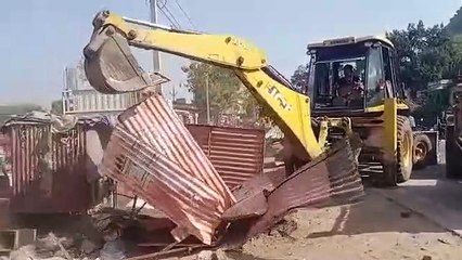 Скачать видео: अतिक्रमण पर चला पीला पंजा, 10 कैबिन किए जब्त