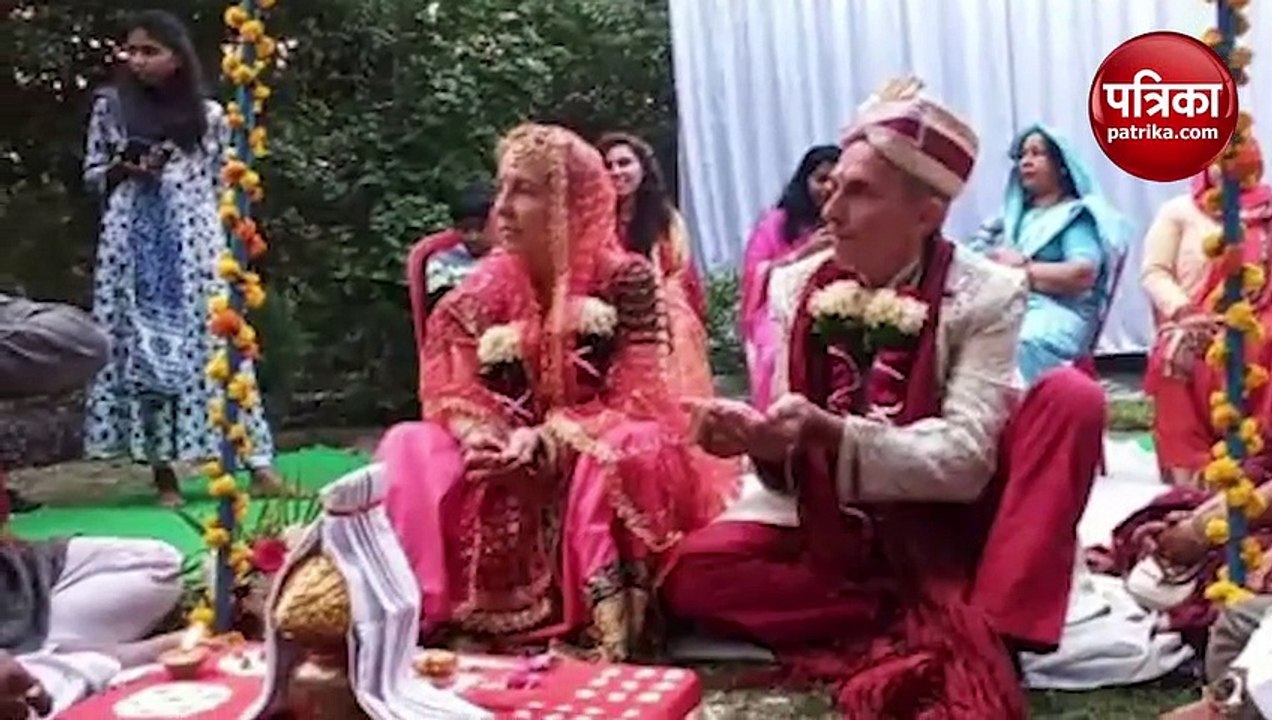 70 साल के इटालियन माउरो ने, ताजमहल के पास हिंदू रीति-रिवाज से रचाया विवाह