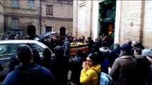 Macerata, un lungo applauso al funerale di Francesco Cervigni