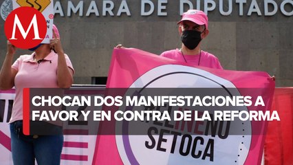 Diferentes grupos protestan a favor y en contra de Reforma Electoral en San Lázaro