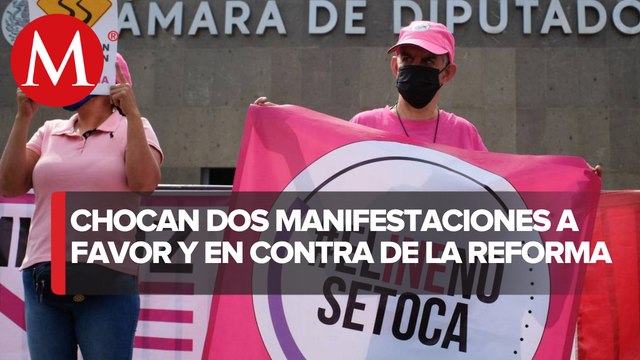 Diferentes grupos protestan a favor y en contra de Reforma Electoral en San Lázaro