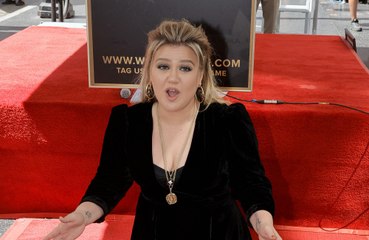 Kelly Clarkson ciblée par un individu qui tente sans cesse de s'introduire chez elle !
