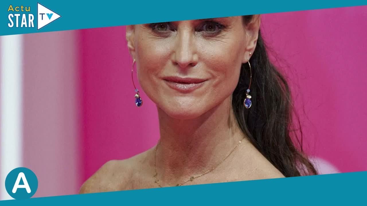 "On était des bébés !" : Carole Dechantre avec son très discret mari, elle retrouve de très vieilles