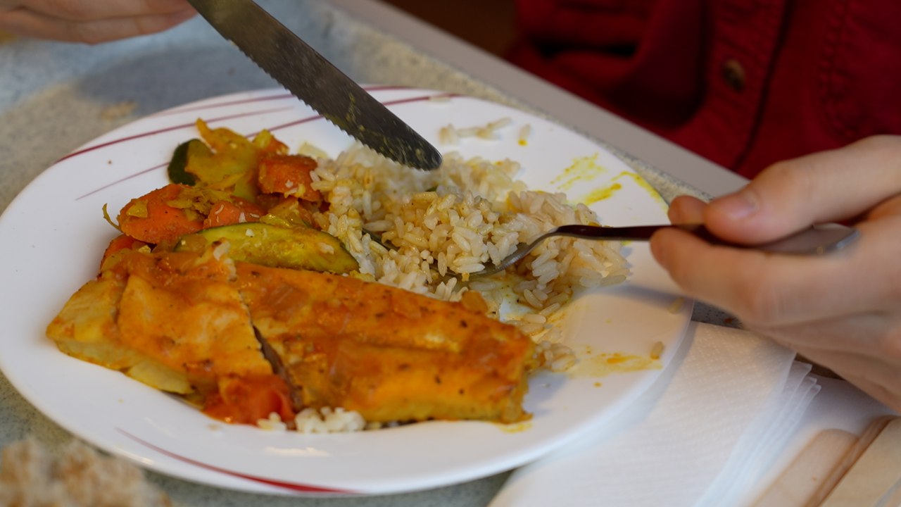 «On a préparé 2200 repas au lieu de 1500» : une cheffe étoilée en cuisine au crous de Saint-Denis