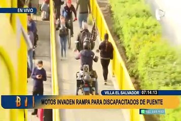 Denuncian que motociclistas usan puente peatonal para cruzar la Panamericana Sur
