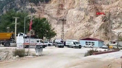 Devrilen iş makinesinin altında kalan işçi öldü