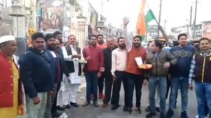 मुजफ्फरनगर: हिमाचल में जीत के बाद कांग्रेसियों ने शिव चौक पर मनाया जश्न