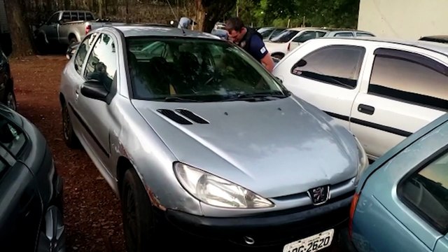Carro com alerta de furto de 2020 é levado ao pátio da 15ª SDP