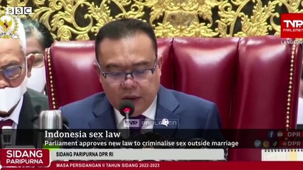 Indonesia passes law banning sex outside marriage – BBC News