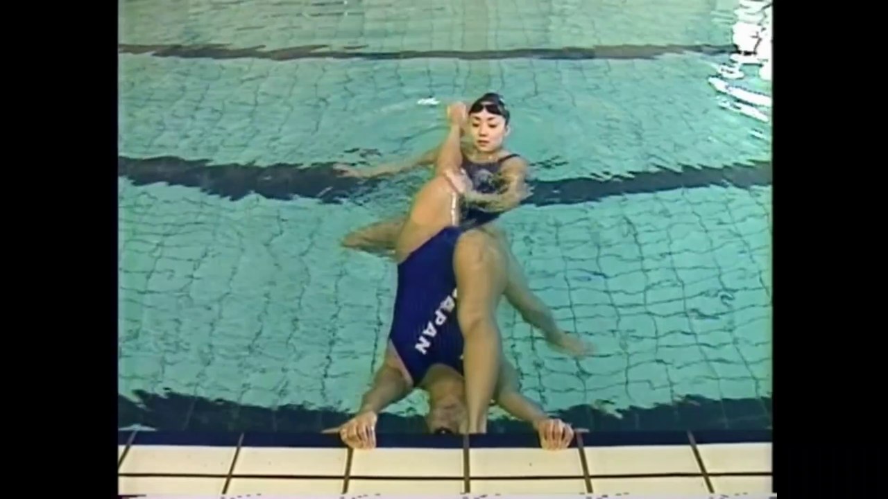 artistic swimming practice