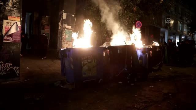 YUNANİSTAN - Atina'da 2008'de polisin öldürdüğü genci anma yürüyüşünde olay çıktı