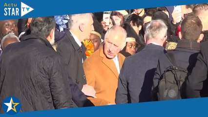 Charles III agressé en pleine rue par un jeune homme : il a été visé par un jet d'oeuf