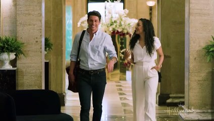 Coup de foudre à la française Bande-annonce (EN)