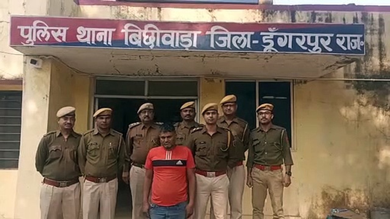 सफेद पाउडर की आड़ में कर रहे थे डोडा चूरा व शरा...
