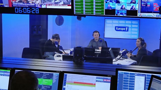 Fabien Roussel (PCF) reçoit le prix 2022 de l'humour politique