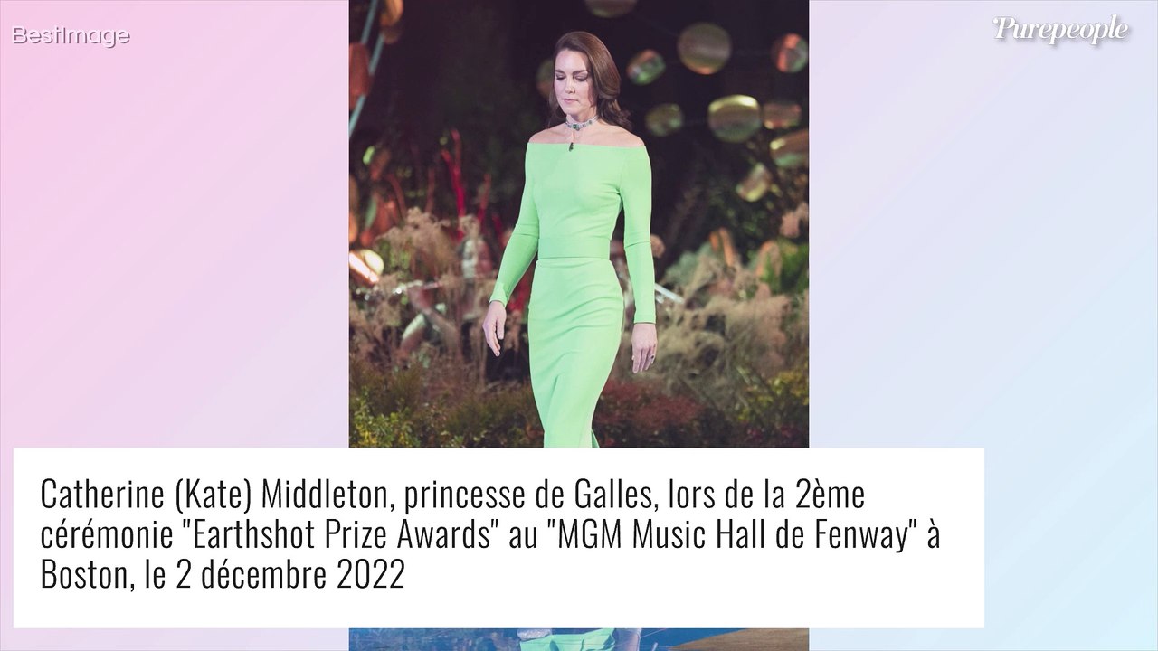 Meghan Markle épaules dénudées et robe blanche échancrée : apparition sublime malgré les scandales