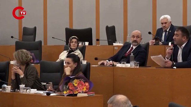 AKP'li meclis üyesi: CHP zihniyeti erkekle kadını çırılçıplak havuzlara koyan zihniyet