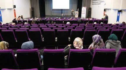 TRABZON'DA KADINLARA MEME KANSERİ FARKINDALIK EĞİTİMİ VERİLDİ