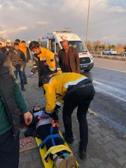 VAN'DA OKUL SERVİS MİNİBÜSÜ DEVRİLDİ: 11 ÖĞRENCİ YARALI