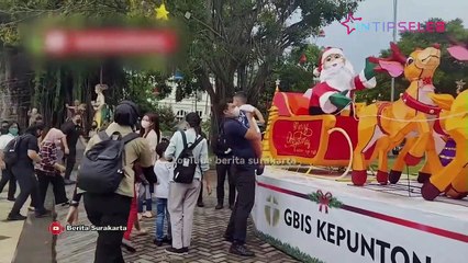 Momen Cucu-Anak Jokowi Naik Bus Tingkat Keliling Solo