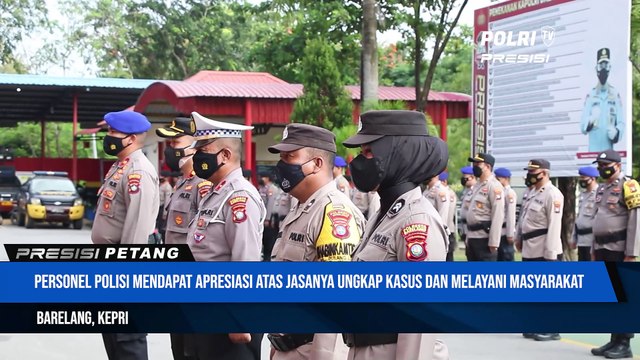 Kapolresta Barelang Beri Penghargaan Kepada Personel Yang Berprestasi Dan Penghargaan Kepada Polsek Terbaik Periode November 2022