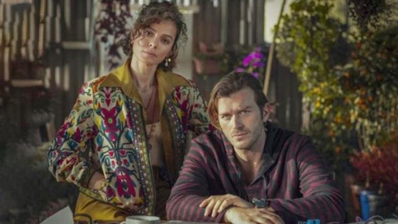 Özge Özpirinçci'ye son dakika şoku! Kıvanç Tatlıtuğ ile başrolünü paylaşacağı "Aile" adlı dizinin kadrosundan çıkarıldı, yerine Serenay Sarıkaya geldi