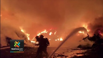 tn7-bomberos-siguen-trabajando-en-incendio-en-alajuela-071222